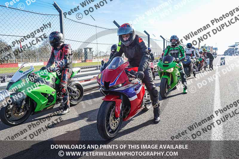 donington no limits trackday;donington park photographs;donington trackday photographs;no limits trackdays;peter wileman photography;trackday digital images;trackday photos